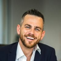 review-author-pic